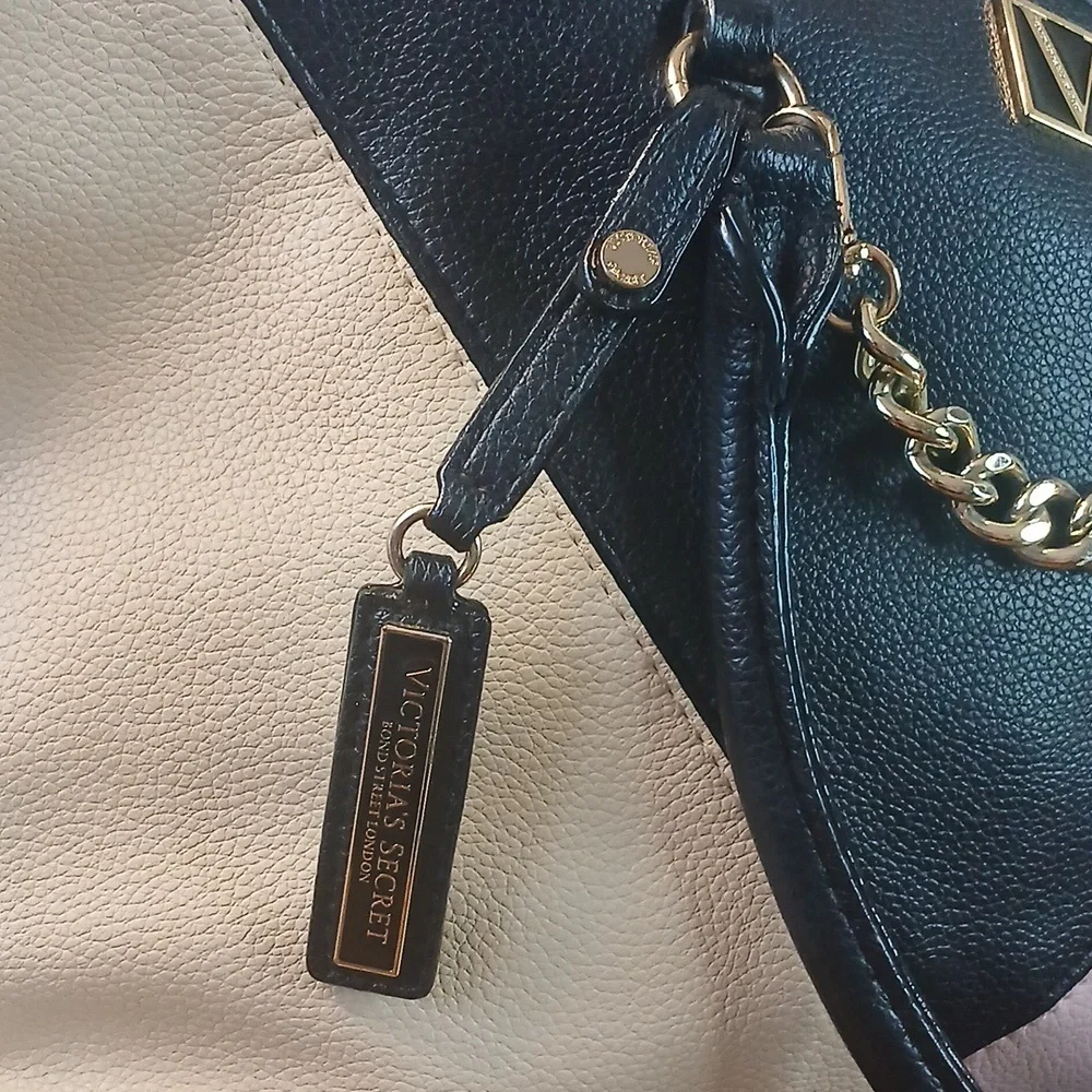 VICTORIA'S SECRET The Victoria Slouchy Satchel in Blush Colorblock - Picture 11 of 13